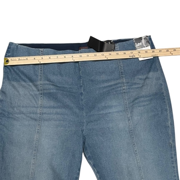 Lee Women's Heritage High Rise Pull On Flare Jean Size XXL NWT - Picture 6 of 13